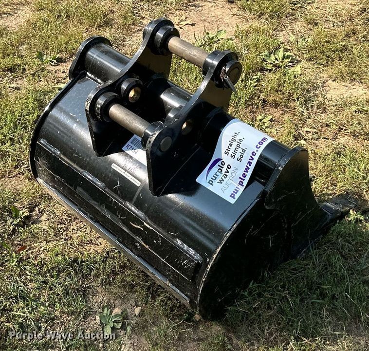 image for item DS2316 Kubota  excavator bucket