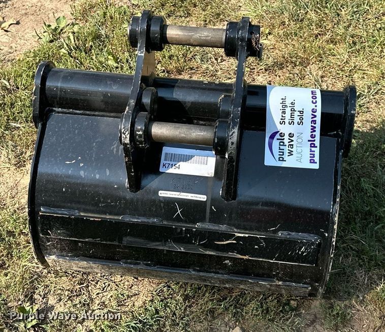 image for item DS2316 Kubota  excavator bucket