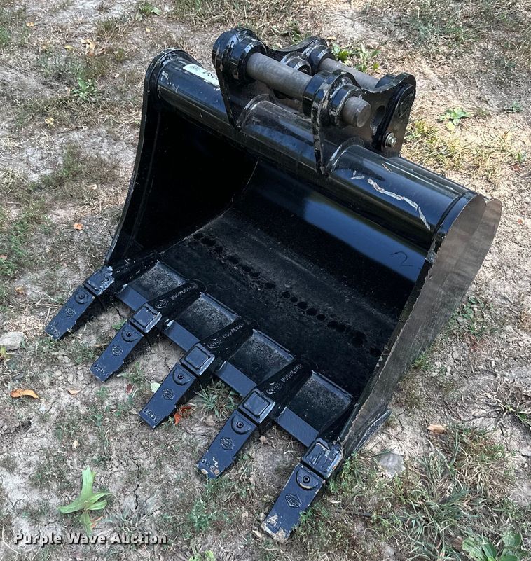 image for item DS2317 Kubota  excavator bucket