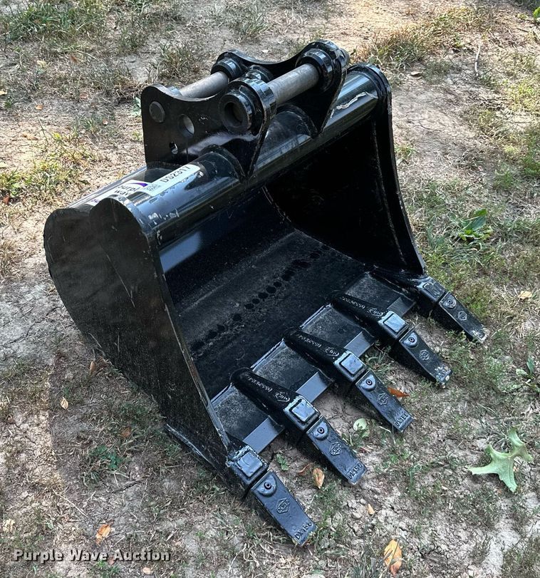 image for item DS2317 Kubota  excavator bucket