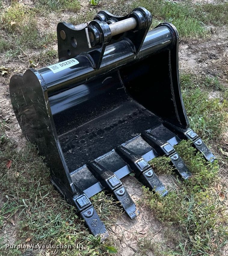 image for item DS2318 Kubota  excavator bucket