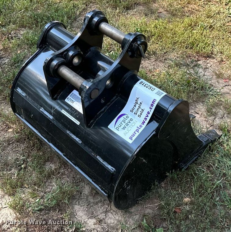 image for item DS2318 Kubota  excavator bucket