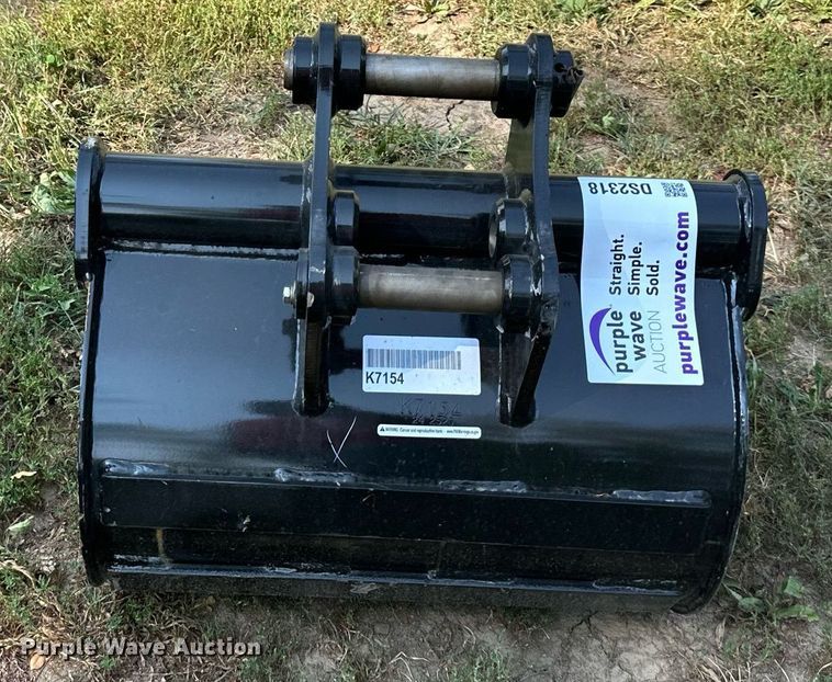 image for item DS2318 Kubota  excavator bucket