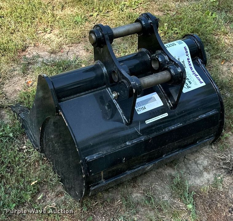 image for item DS2318 Kubota  excavator bucket