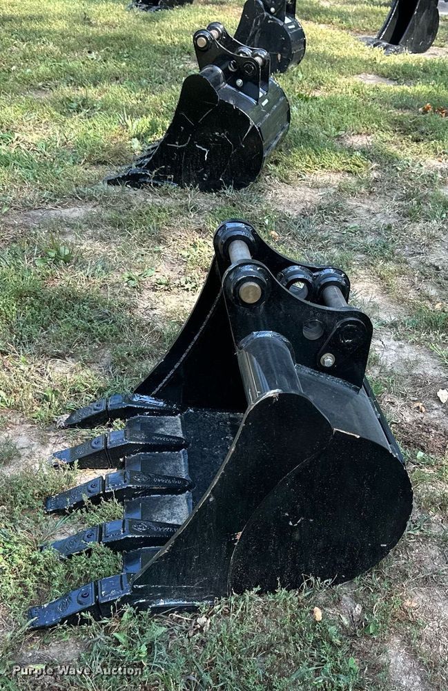 image for item DS2318 Kubota  excavator bucket