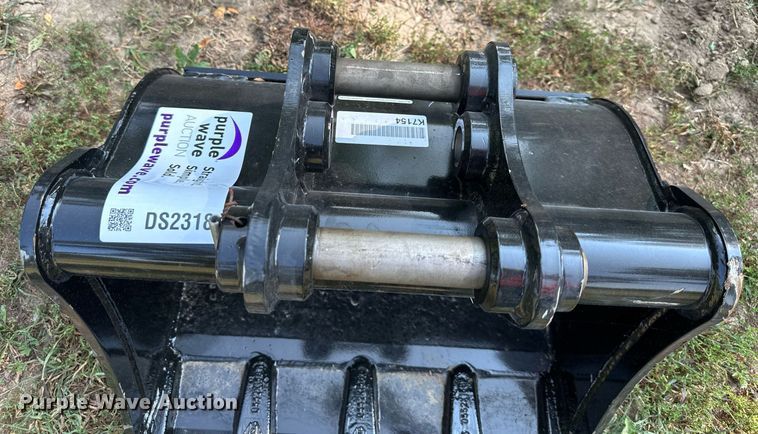 image for item DS2318 Kubota  excavator bucket