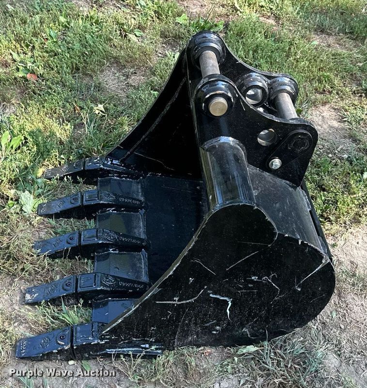 image for item DS2319 Kubota  excavator bucket