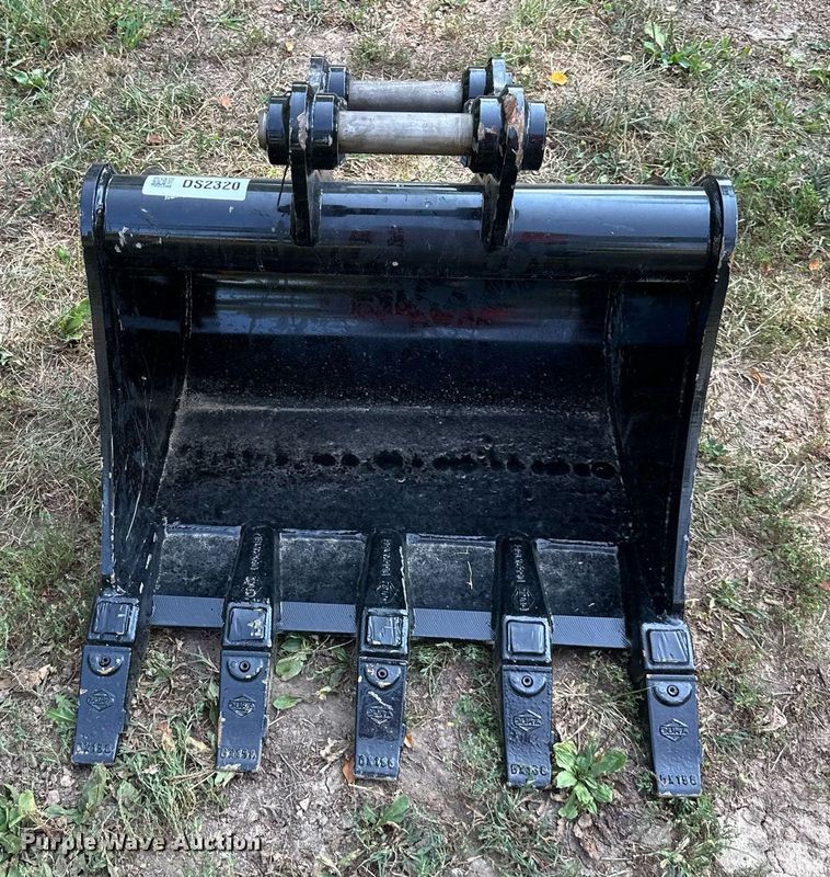image for item DS2320 Kubota  excavator bucket
