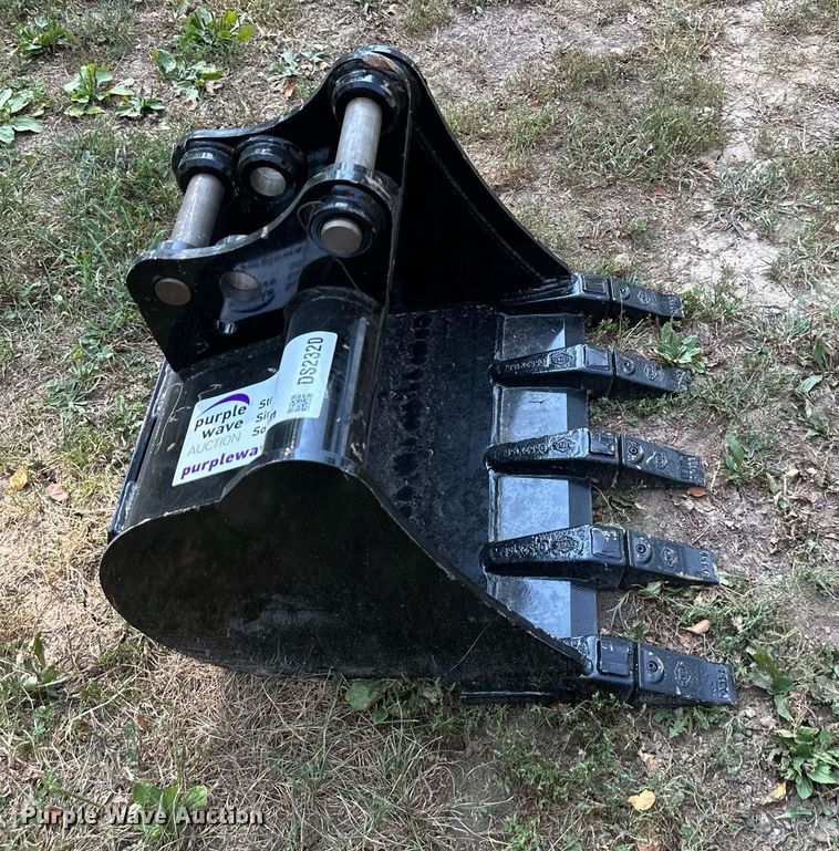 image for item DS2320 Kubota  excavator bucket