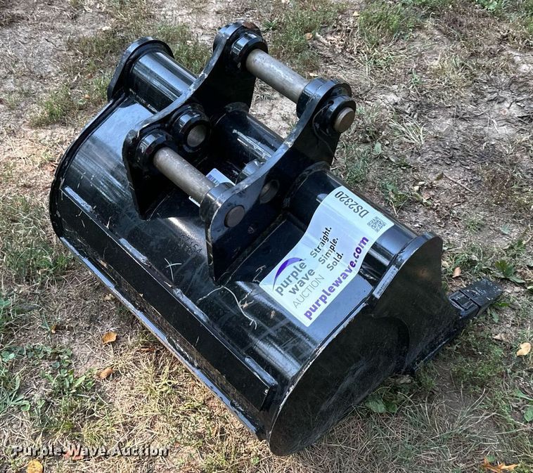 image for item DS2320 Kubota  excavator bucket