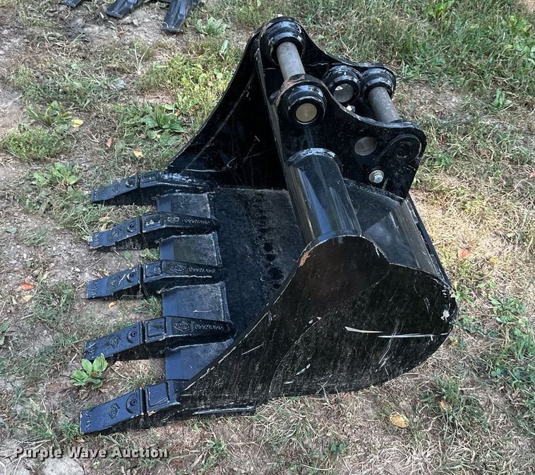 image for item DS2320 Kubota  excavator bucket