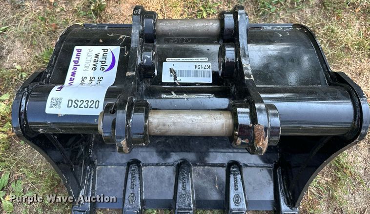 image for item DS2320 Kubota  excavator bucket