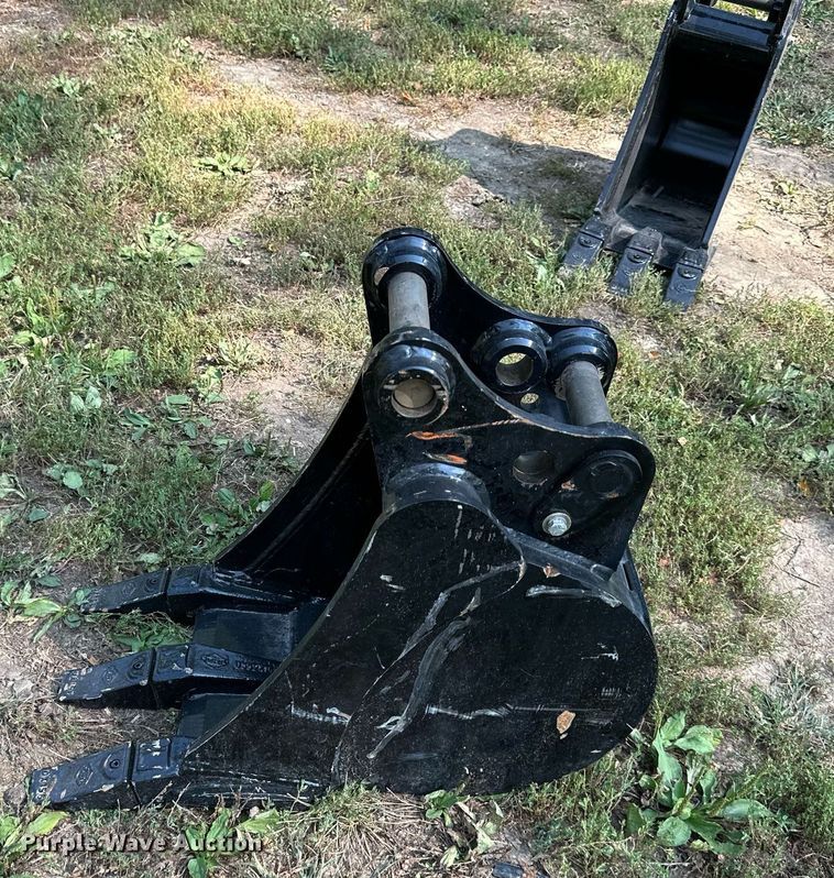 image for item DS2322 Kubota  excavator bucket