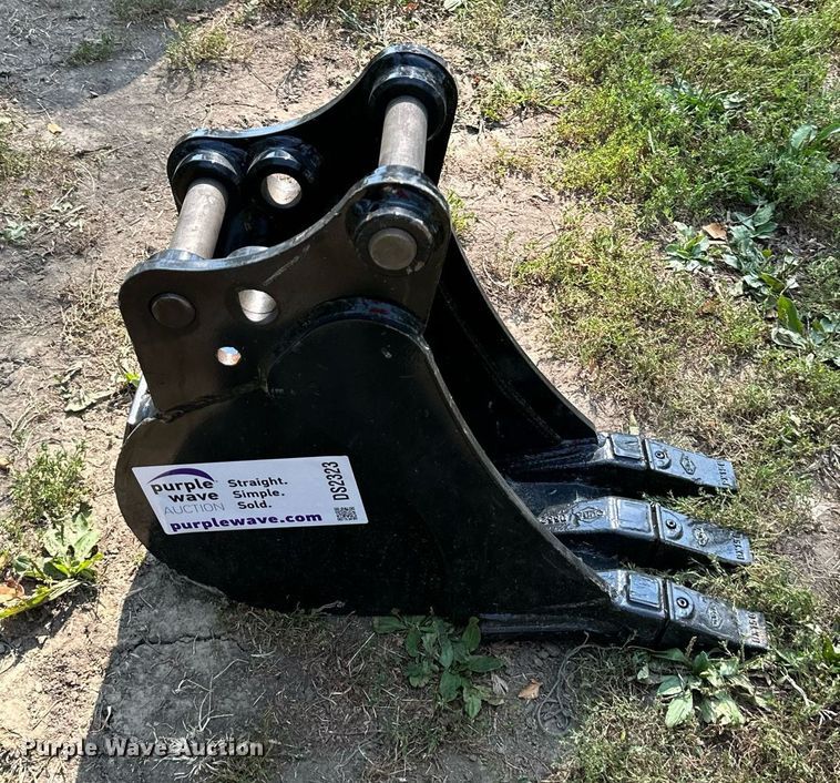 image for item DS2323 Kubota  excavator bucket
