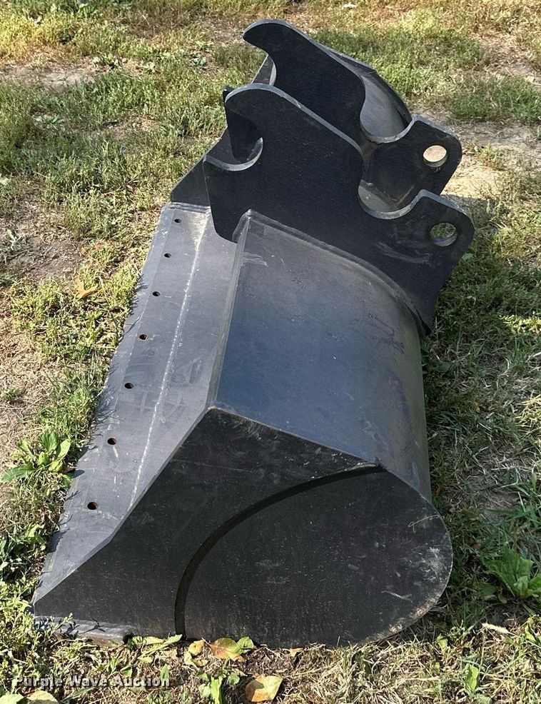 image for item DS2324 Kubota  excavator bucket