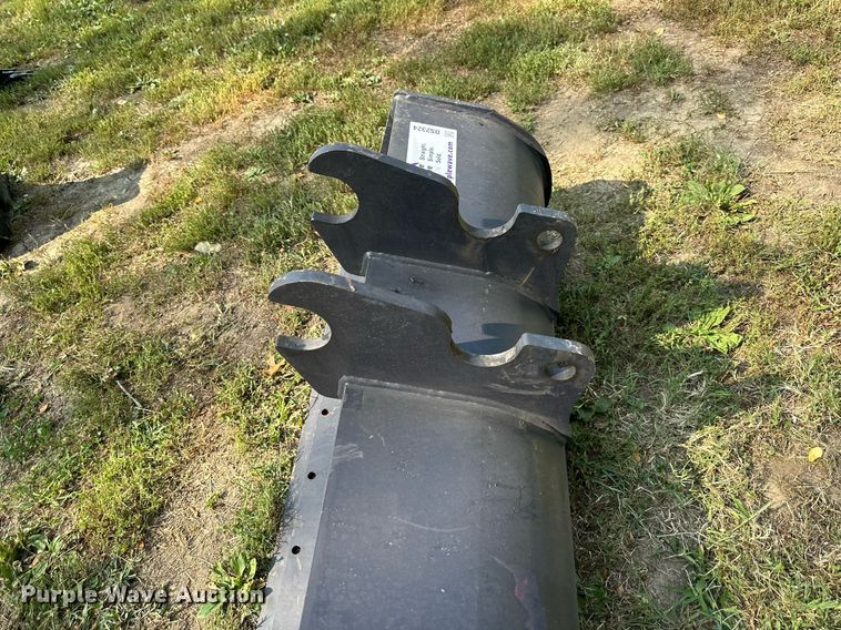 image for item DS2324 Kubota  excavator bucket