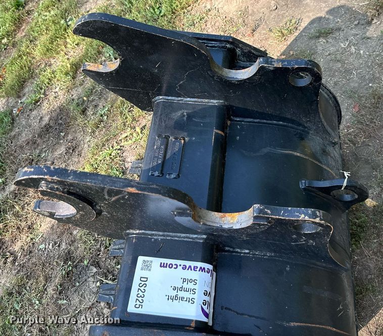 image for item DS2325 Kubota  excavator bucket