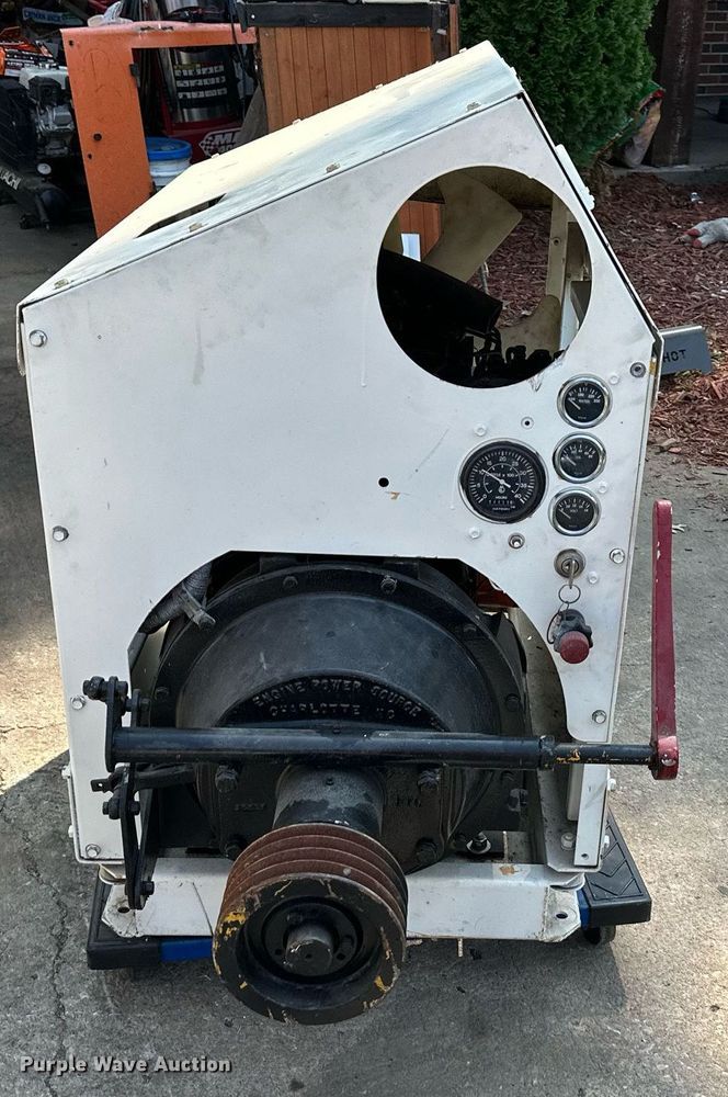 image for item DS2328 Kubota V3300-DI-T-ES02  engine