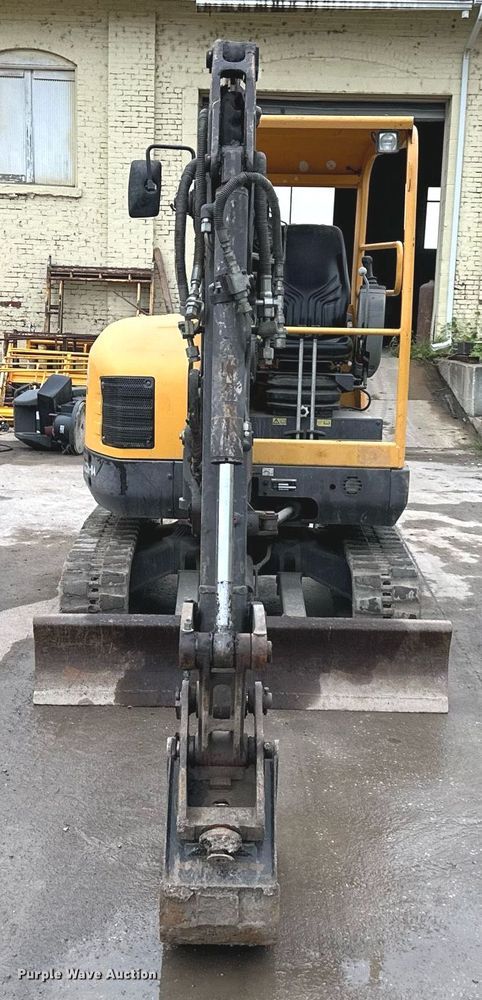 image for item DS2332 2011 Volvo ECR38  mini excavator