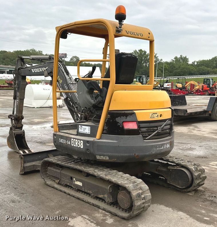 image for item DS2332 2011 Volvo ECR38  mini excavator