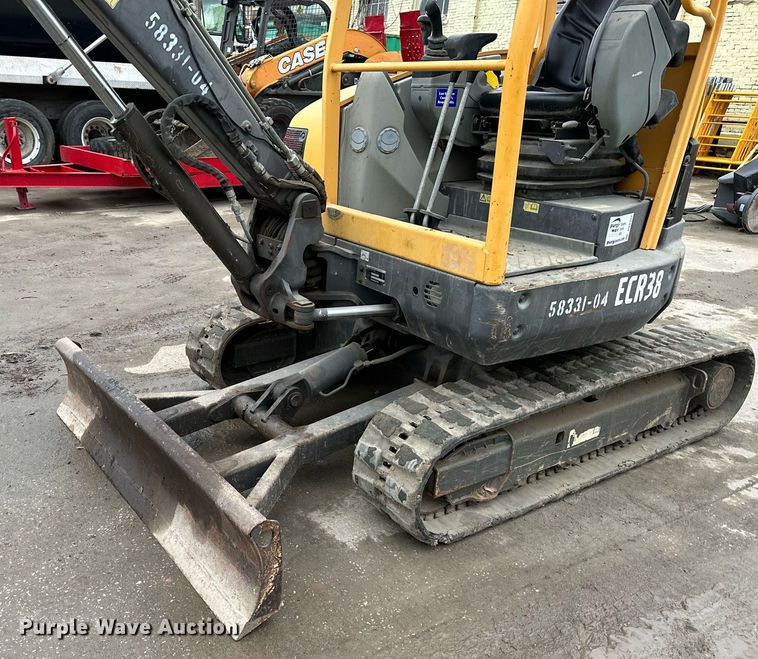 image for item DS2332 2011 Volvo ECR38  mini excavator
