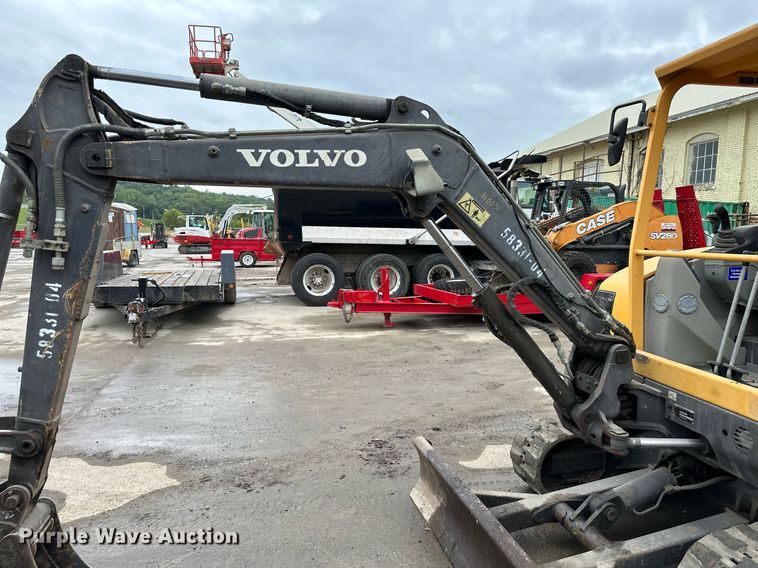 image for item DS2332 2011 Volvo ECR38  mini excavator
