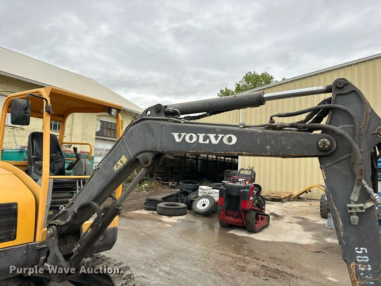 image for item DS2332 2011 Volvo ECR38  mini excavator