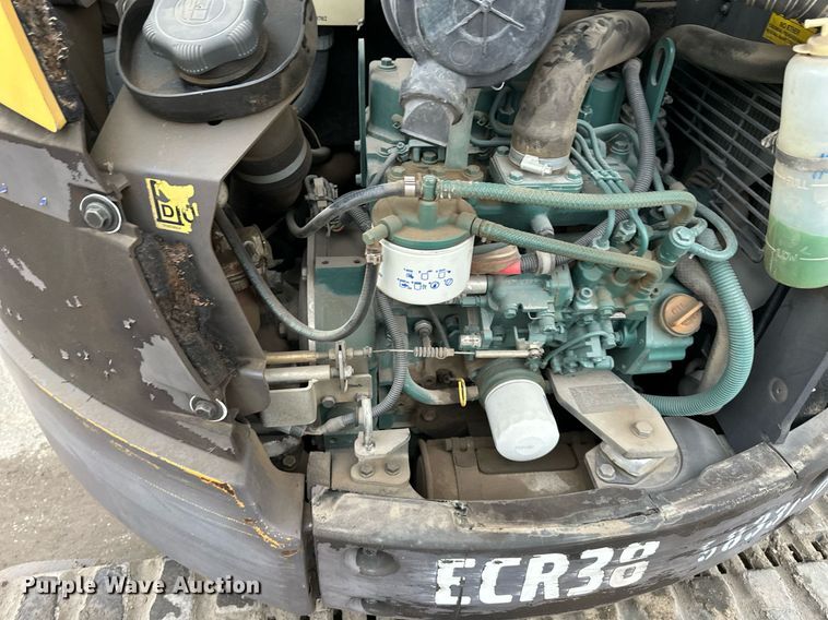 image for item DS2332 2011 Volvo ECR38  mini excavator