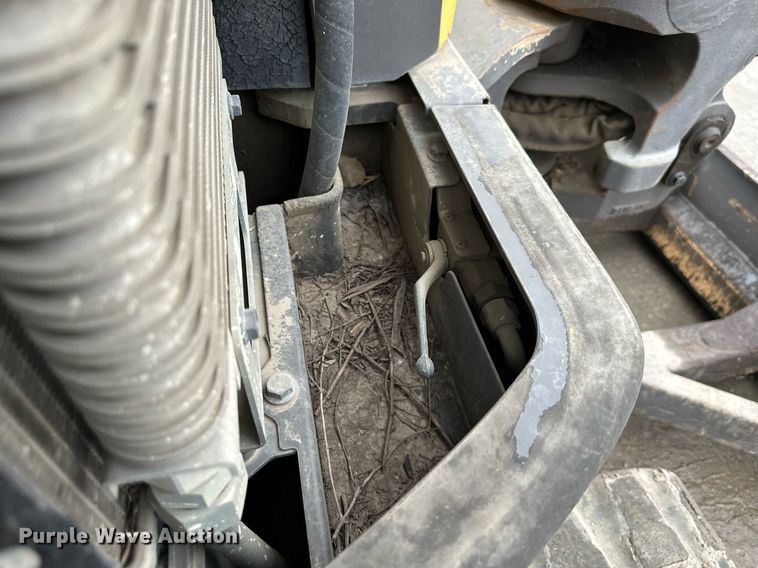 image for item DS2332 2011 Volvo ECR38  mini excavator