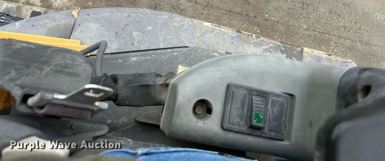 image for item DS2332 2011 Volvo ECR38  mini excavator