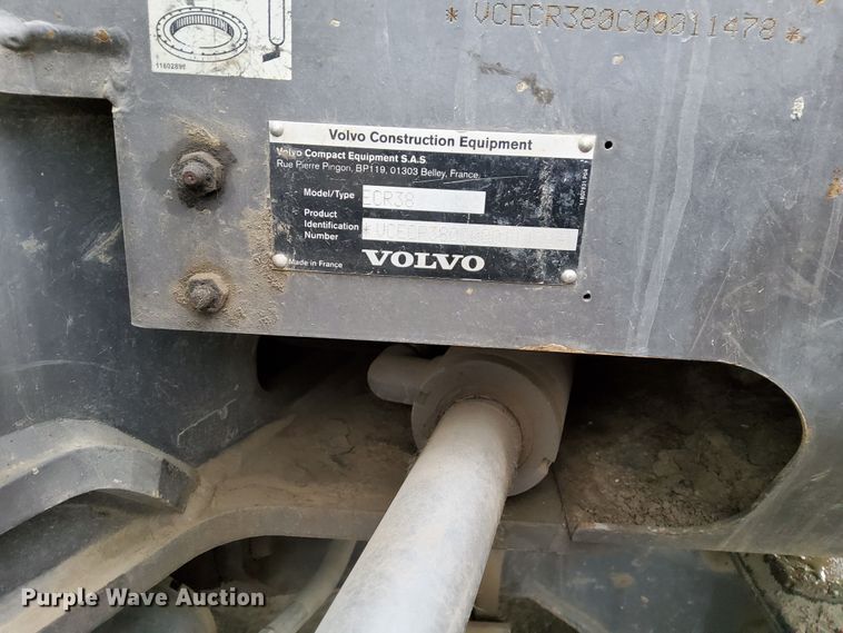 image for item DS2332 2011 Volvo ECR38  mini excavator