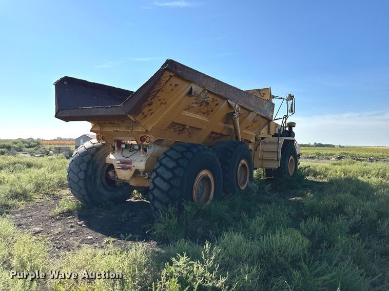 image for item DS2340 1998 Bell B40B  haul truck