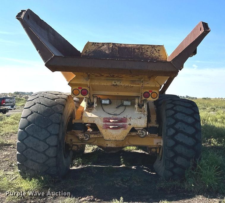 image for item DS2340 1998 Bell B40B  haul truck