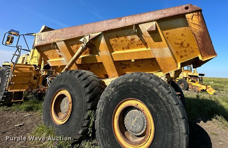 image for item DS2340 1998 Bell B40B  haul truck