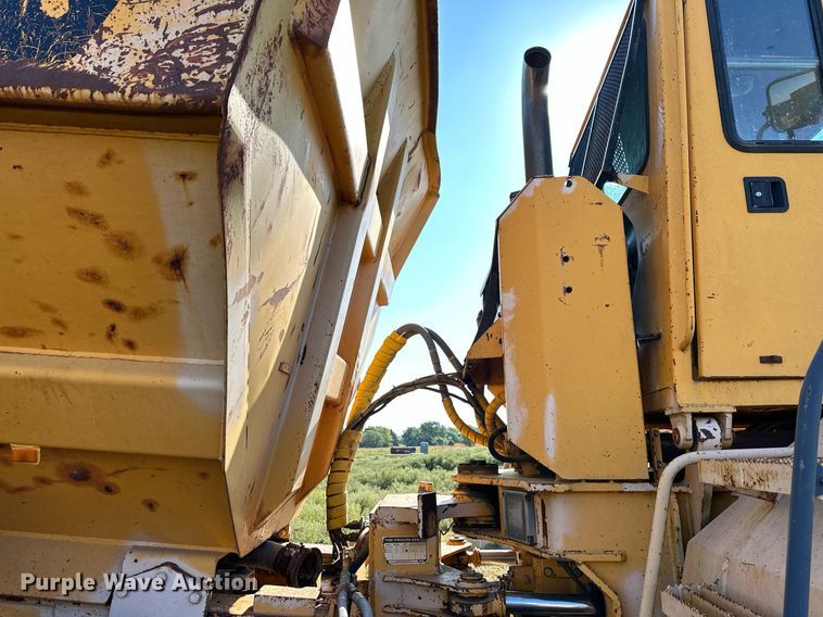 image for item DS2340 1998 Bell B40B  haul truck