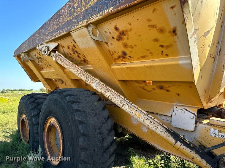 image for item DS2340 1998 Bell B40B  haul truck