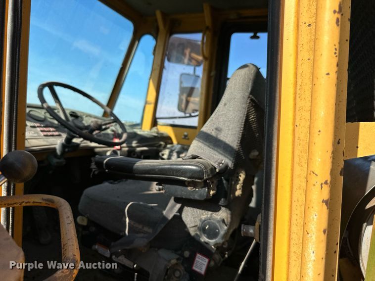 image for item DS2340 1998 Bell B40B  haul truck