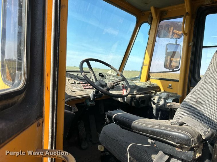 image for item DS2340 1998 Bell B40B  haul truck