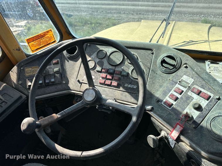 image for item DS2340 1998 Bell B40B  haul truck