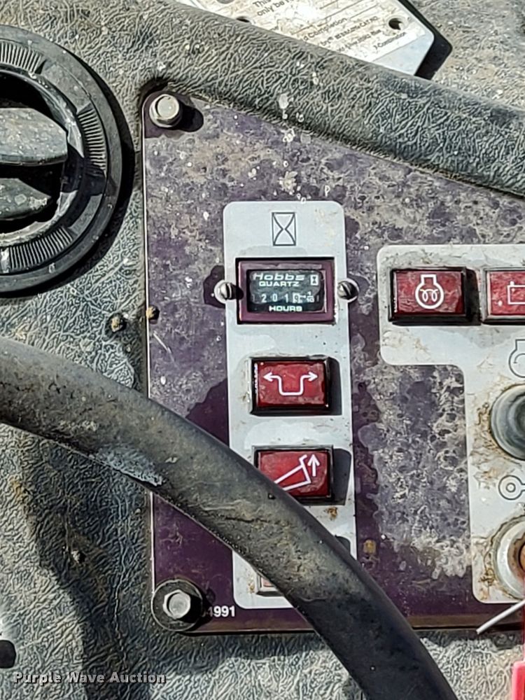 image for item DS2340 1998 Bell B40B  haul truck