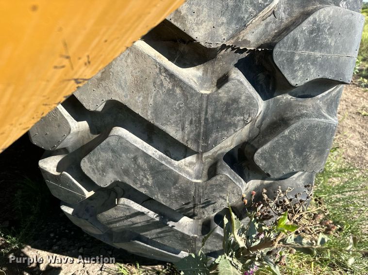 image for item DS2340 1998 Bell B40B  haul truck