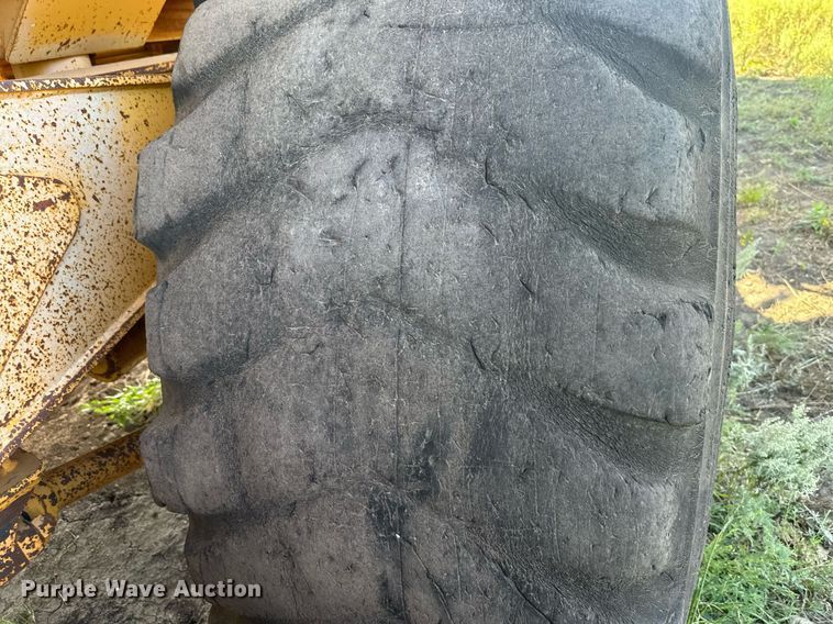 image for item DS2340 1998 Bell B40B  haul truck