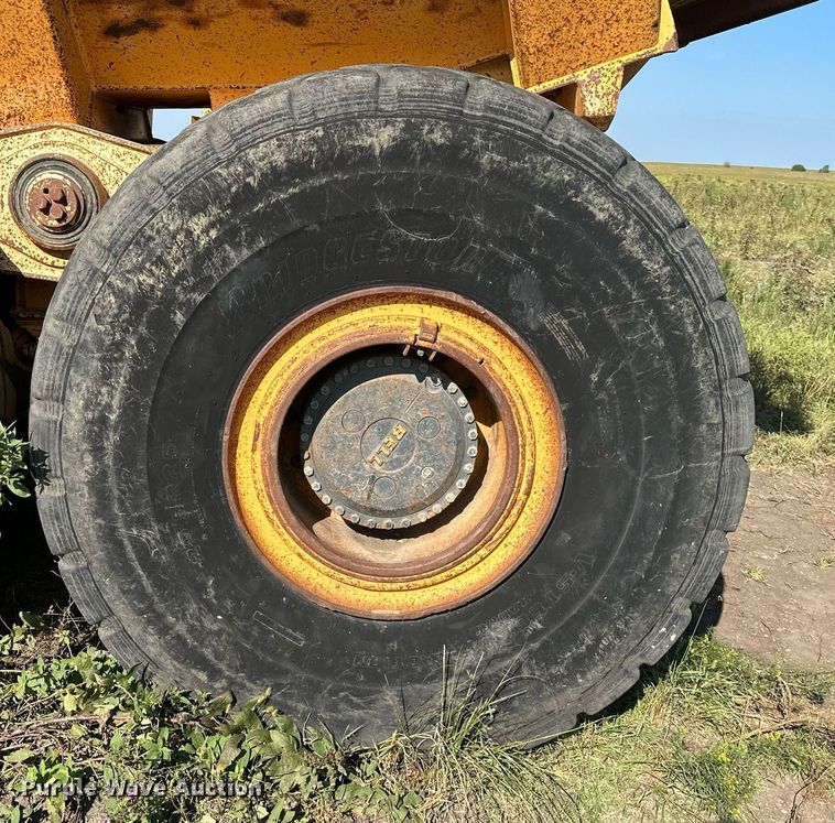 image for item DS2340 1998 Bell B40B  haul truck