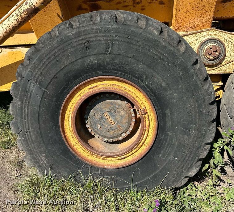 image for item DS2340 1998 Bell B40B  haul truck