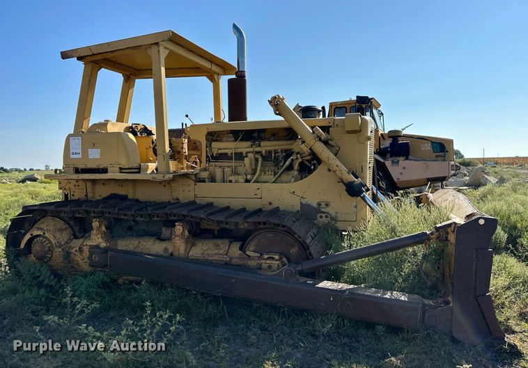image for item DS2341 1971 Caterpillar D8H crawler tractor