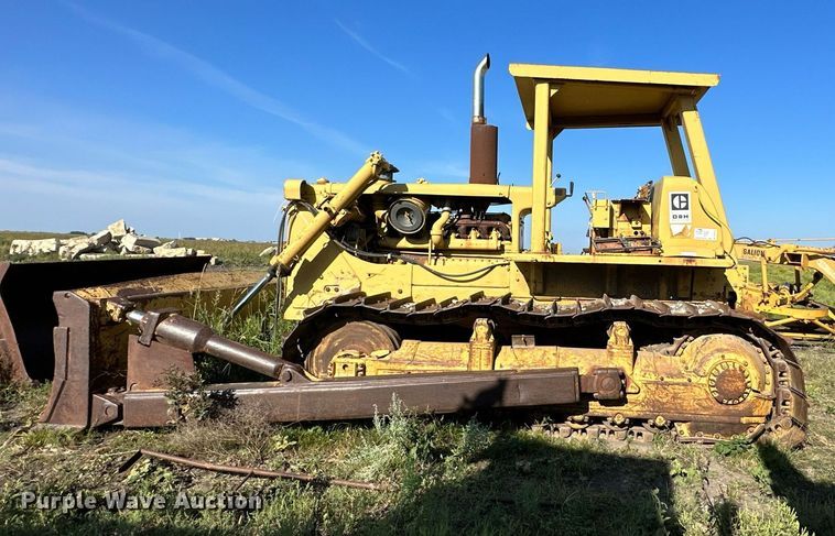 image for item DS2341 1971 Caterpillar D8H crawler tractor