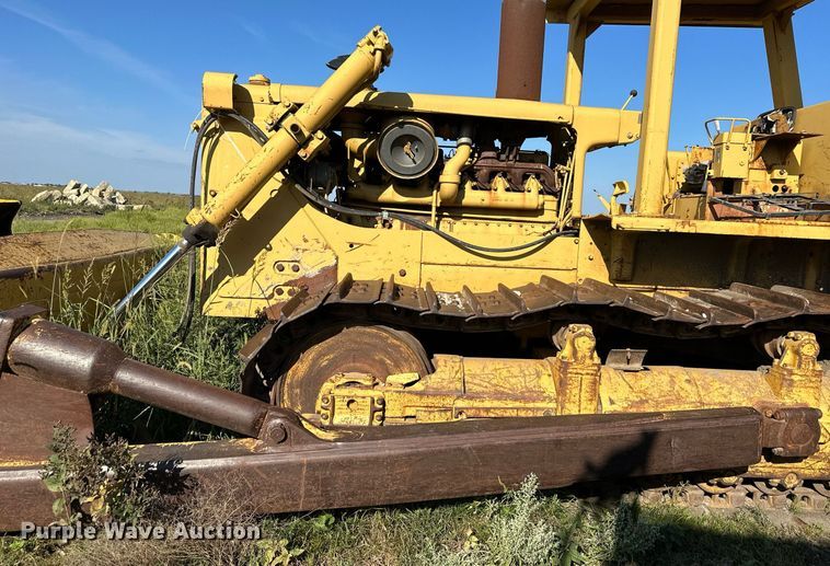 image for item DS2341 1971 Caterpillar D8H crawler tractor
