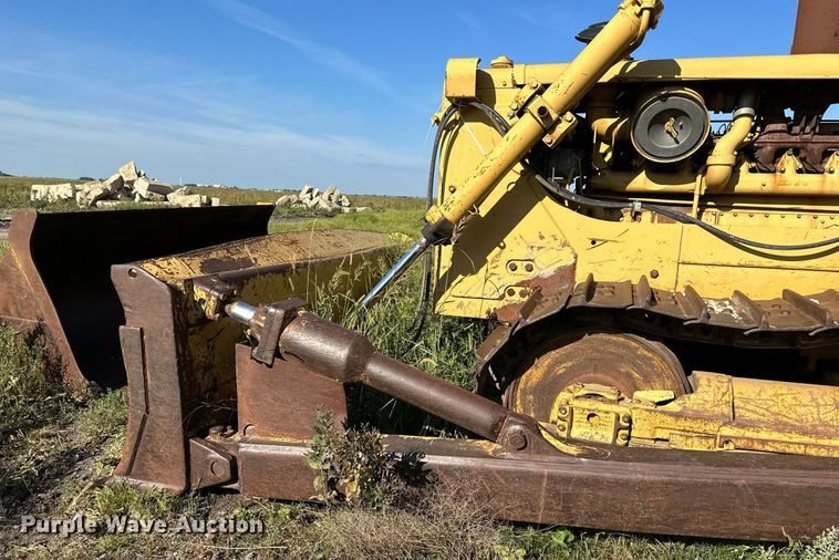 image for item DS2341 1971 Caterpillar D8H crawler tractor