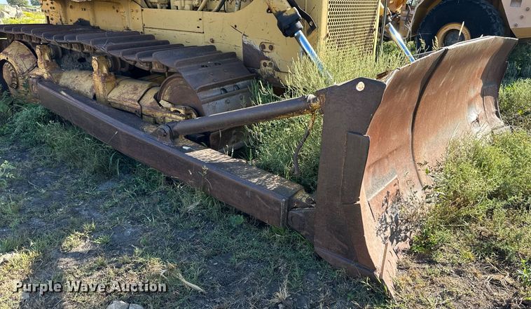 image for item DS2341 1971 Caterpillar D8H crawler tractor