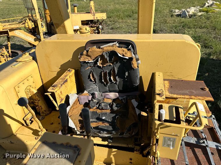 image for item DS2341 1971 Caterpillar D8H crawler tractor
